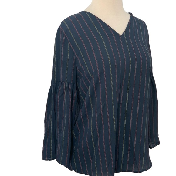 NWT Van Heusen V-Neck Pullover Blouse 3/4 Bell Sleeve Navy Vertical Striped XS - Picture 2 of 8